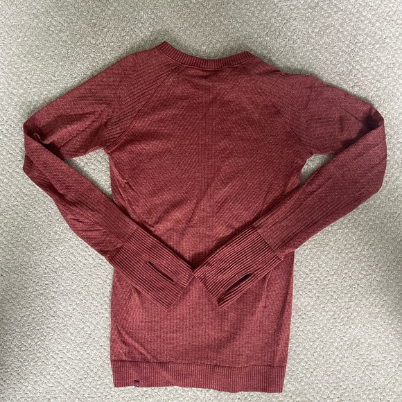 Lululemon thermal long sleeve - Picture 2 of 2